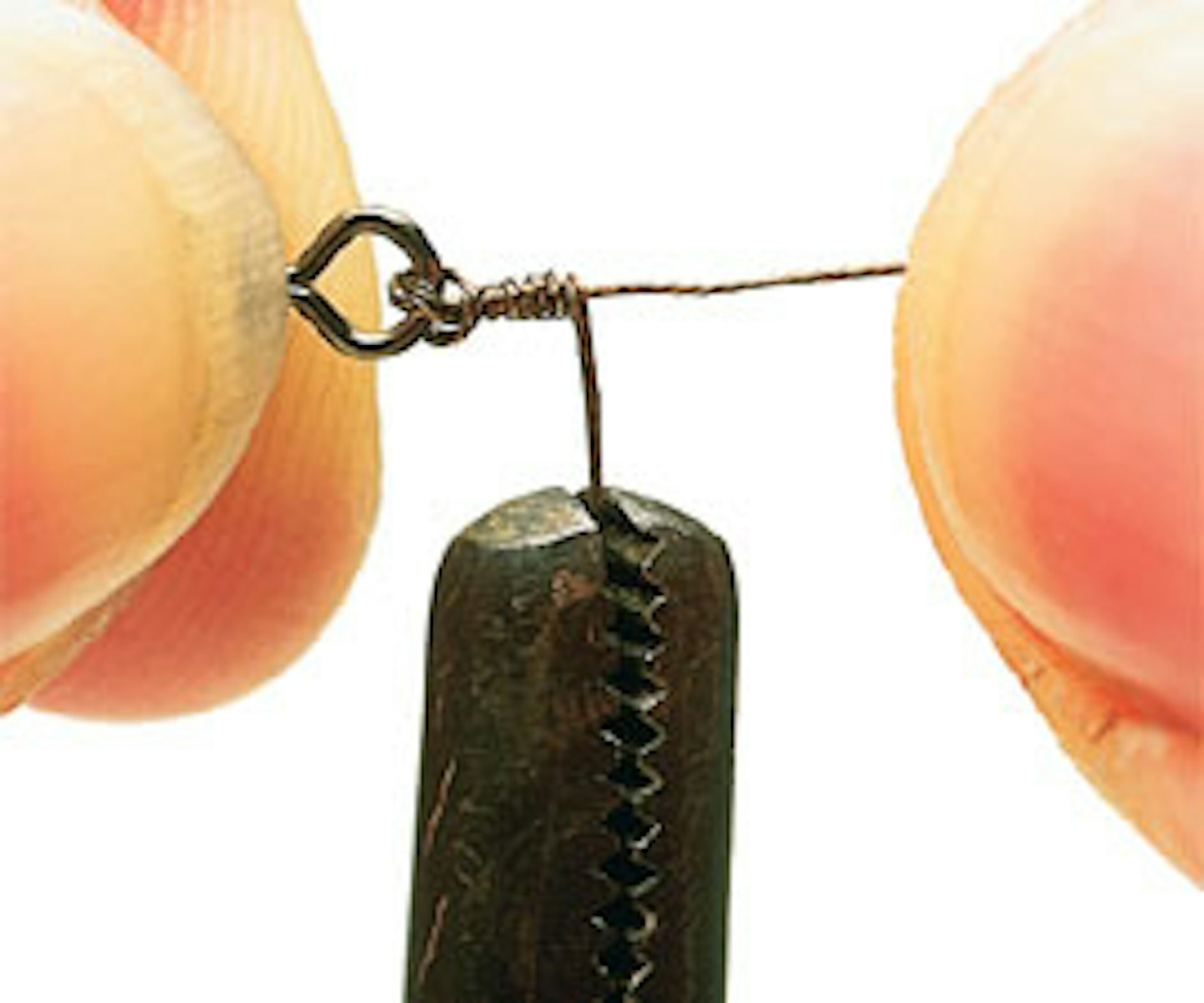 HOW TO MAKE WIRE TRACES Angling Times